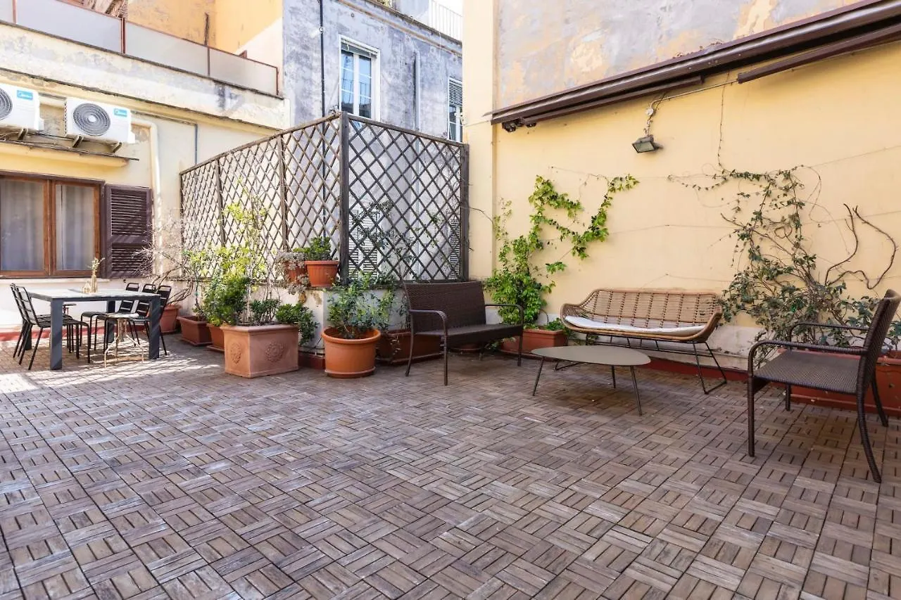 Entire Building With 4 Apartments Near The Colosseum Rome