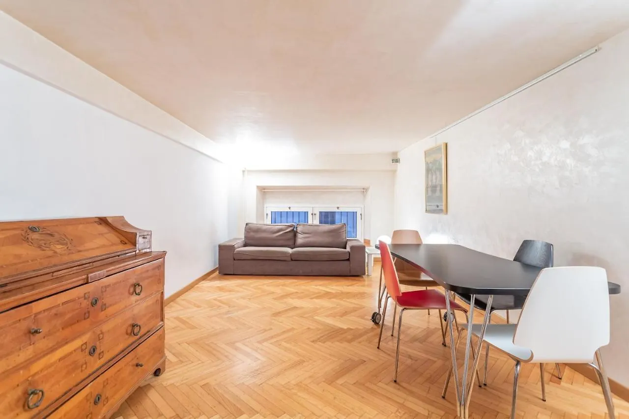 Entire Building With 4 Apartments Near The Colosseum Rome