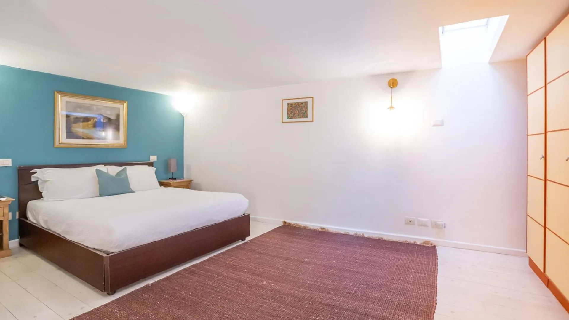Entire Building With 4 Apartments Near The Colosseum Rome