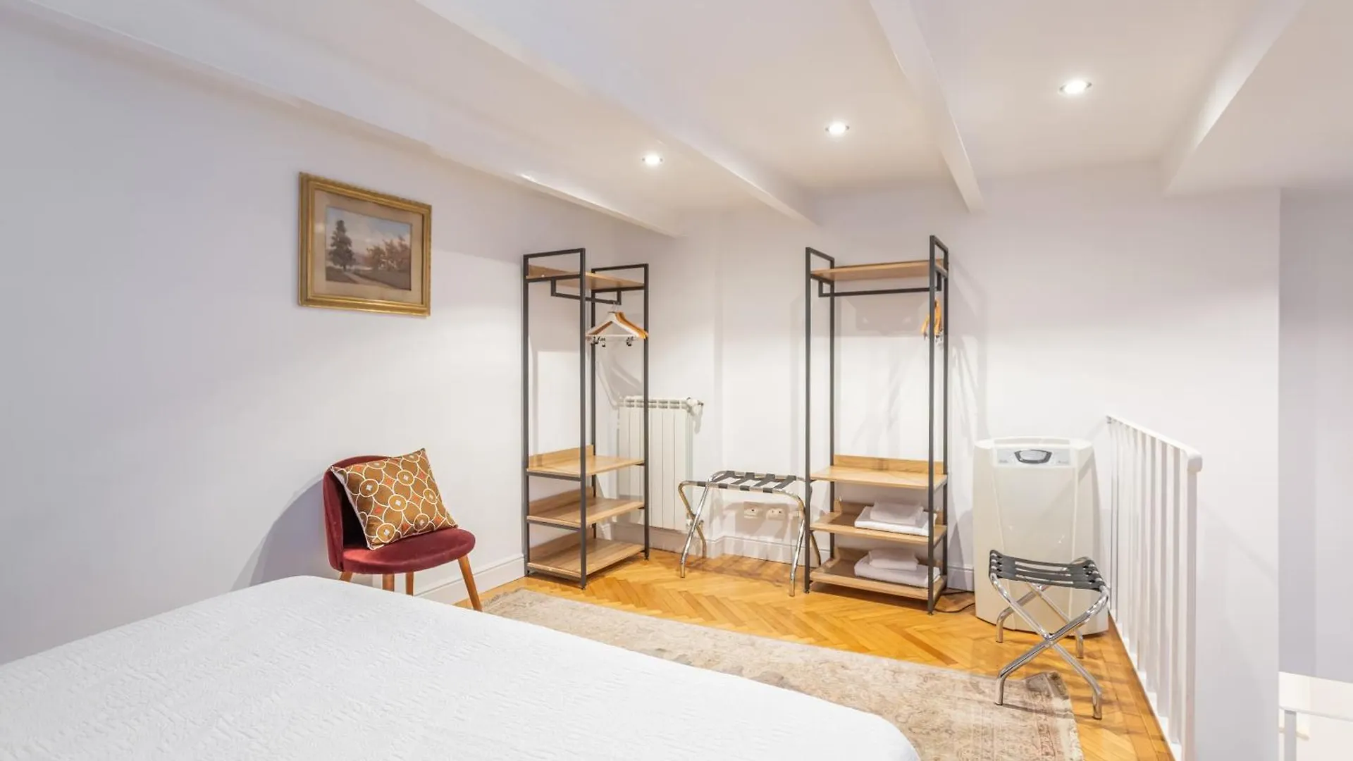 Entire Building With 4 Apartments Near The Colosseum Rome
