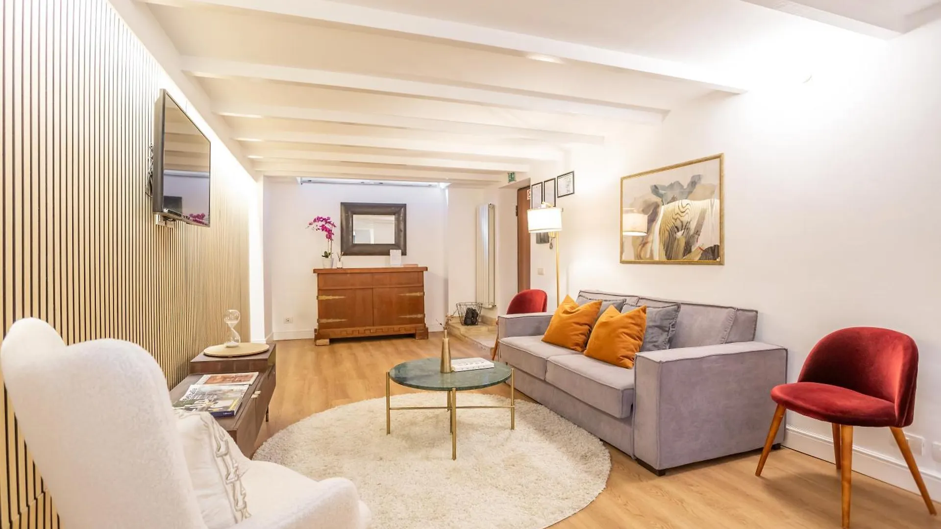 Entire Building With 4 Apartments Near The Colosseum Rome
