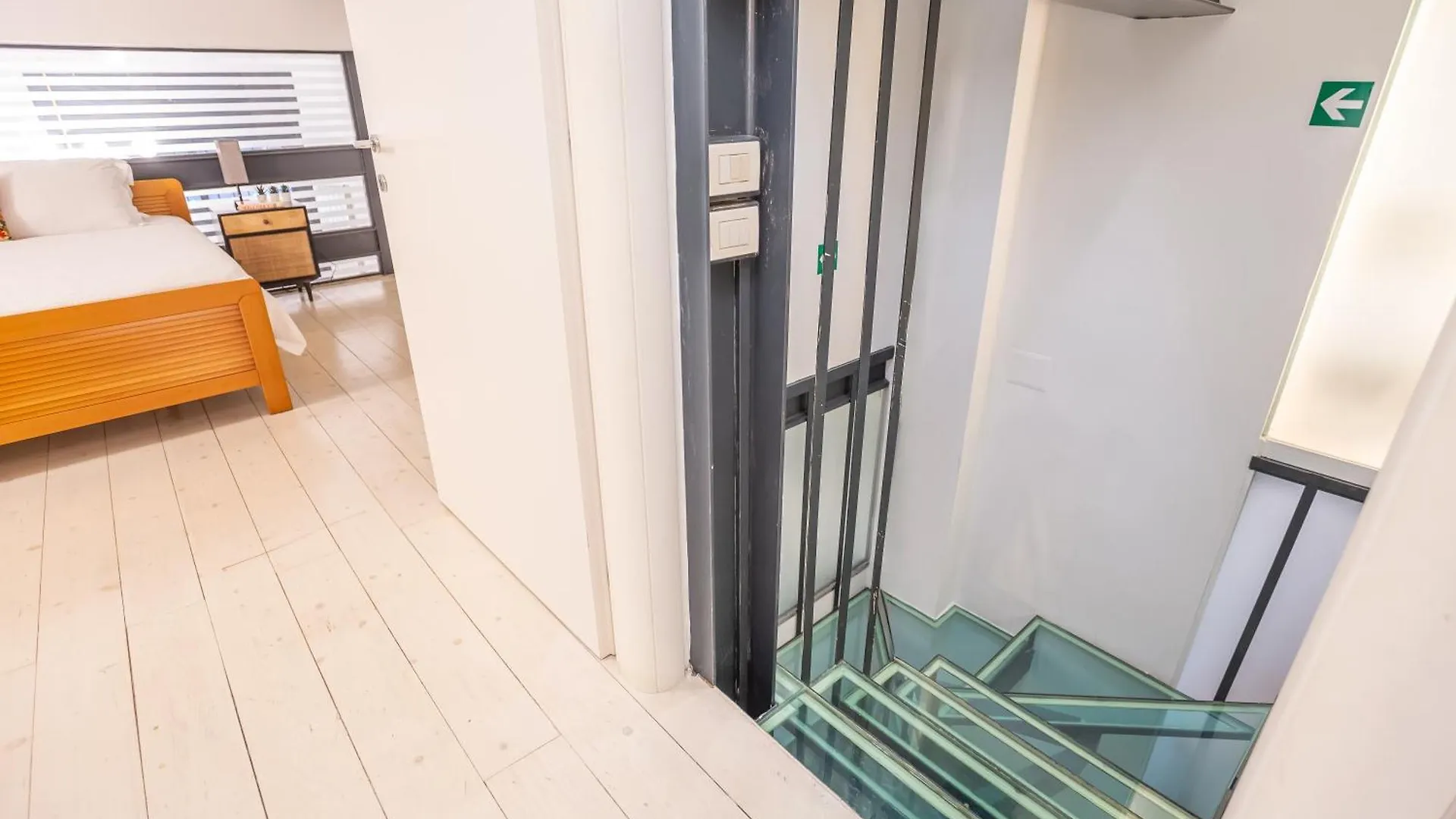 Entire Building With 4 Apartments Near The Colosseum Rome