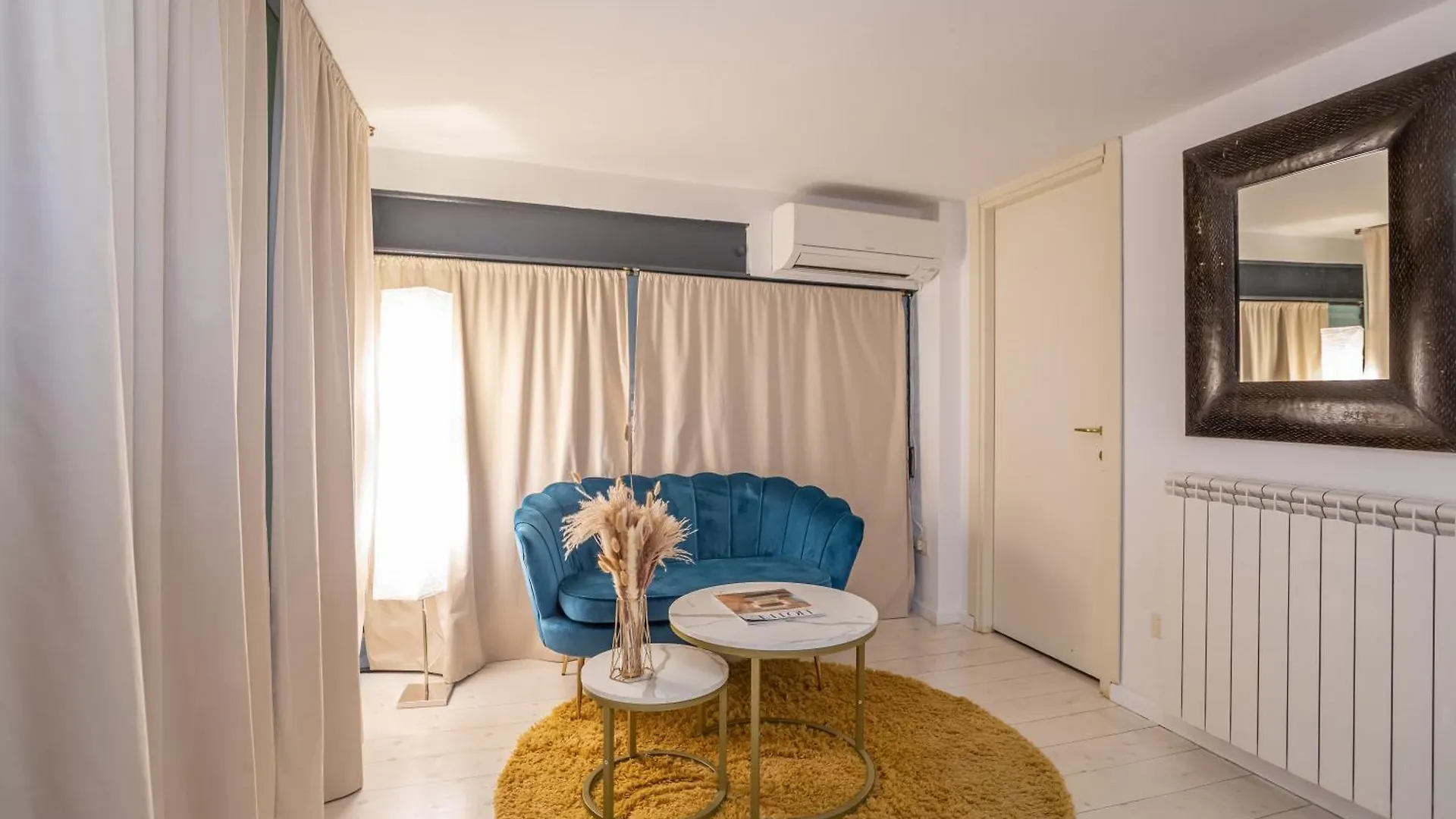 Entire Building With 4 Apartments Near The Colosseum Rome