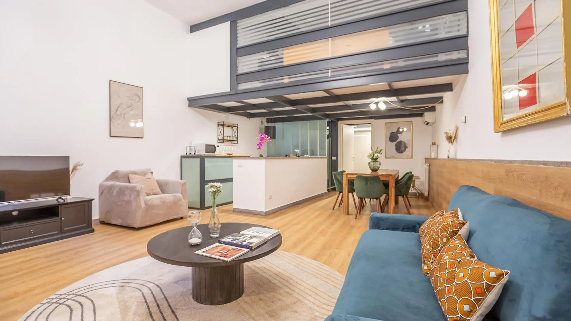 Entire Building With 4 Apartments Near The Colosseum Rome