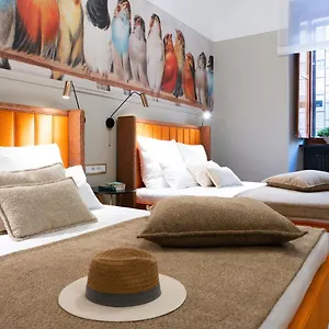  Apartment Center
