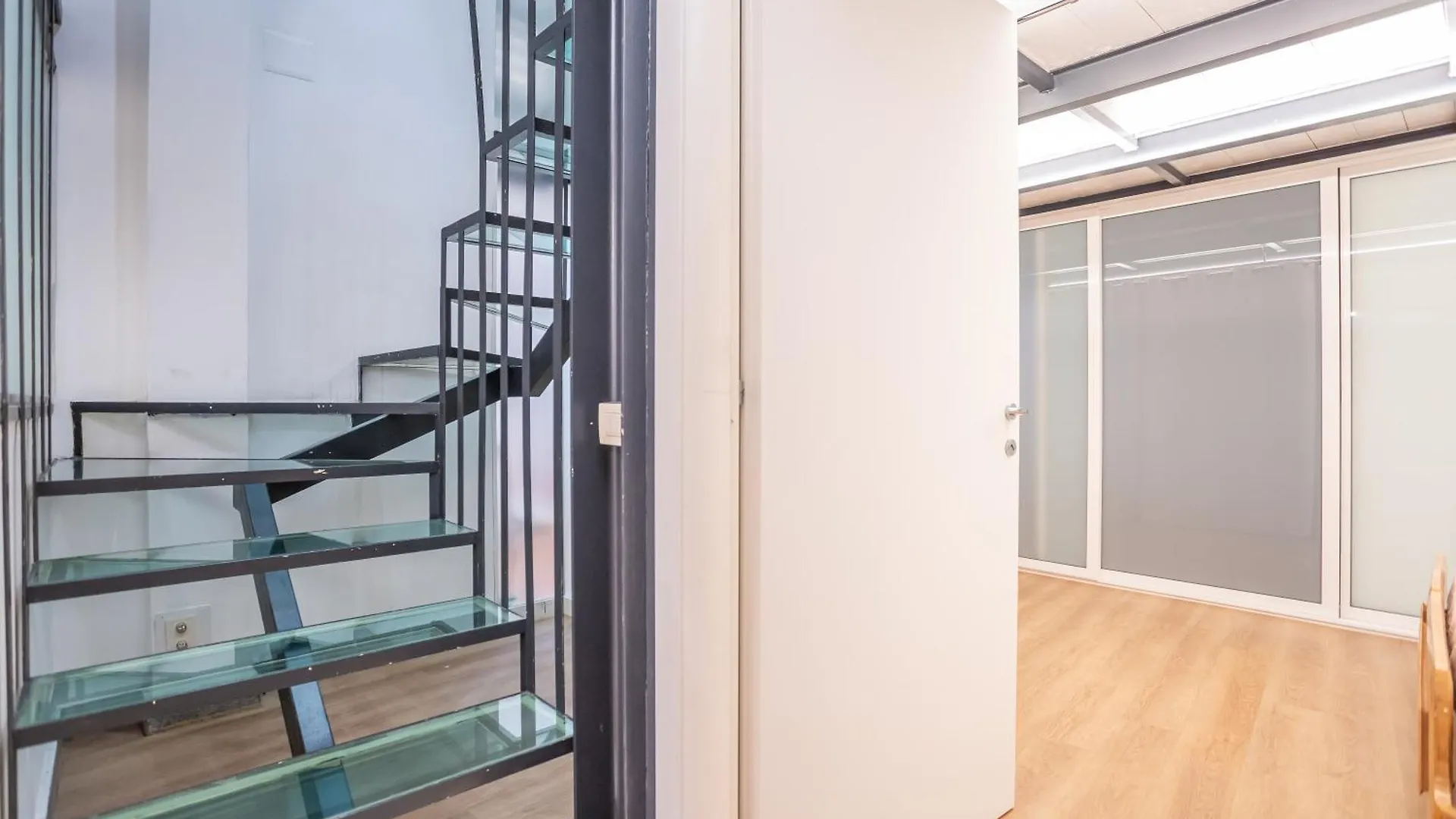 Entire Building With 4 Apartments Near The Colosseum Rzym