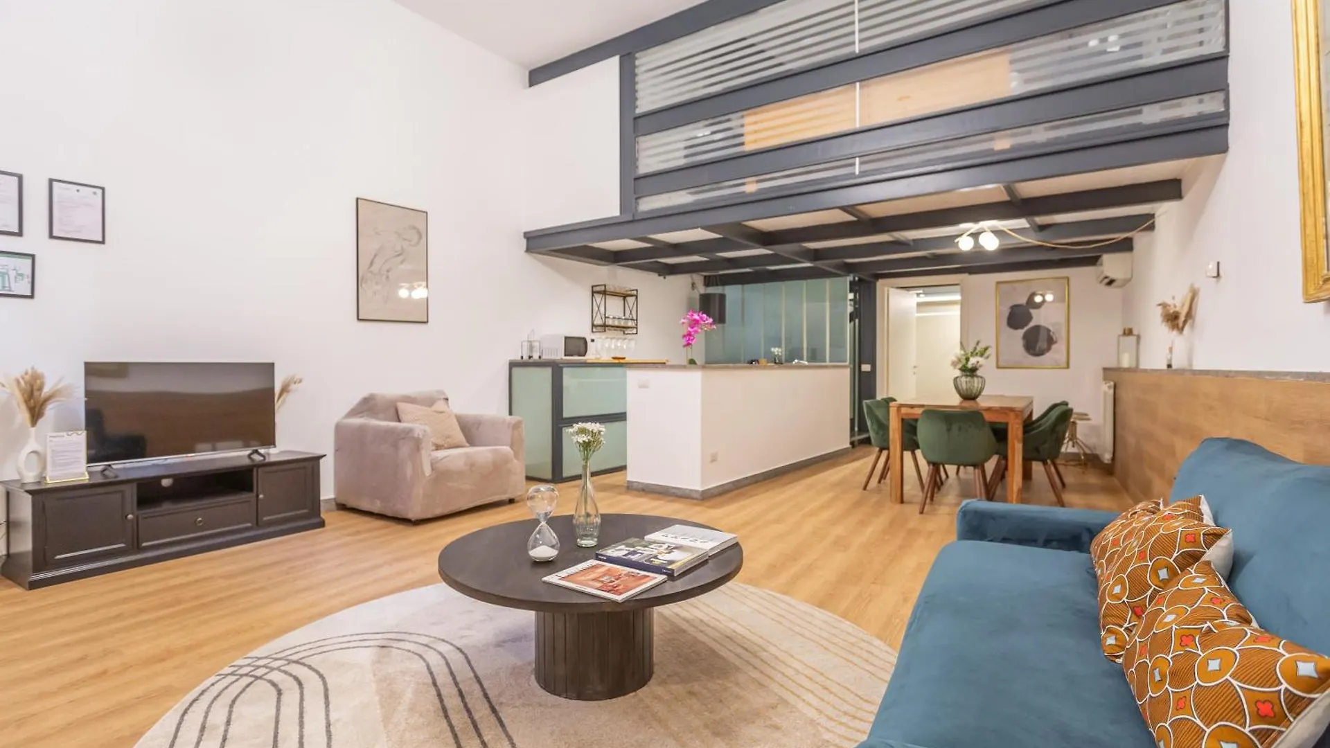 Entire Building With 4 Apartments Near The Colosseum Rzym 0*,  Włochy